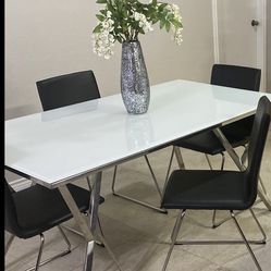 Glass Dining Table With Black Chairs 