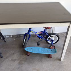 Mid size dining tale with 4 chairs