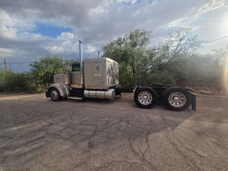 1999 Kenworth W900
