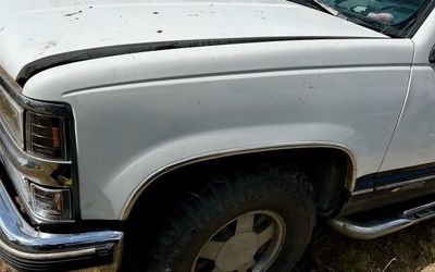 Driver side fender/ 1999 Chevy