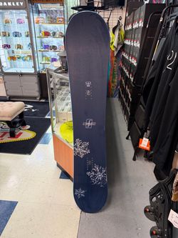 Forum JP walker 154 snowboard, certified with warranty located at Sin city snowboards