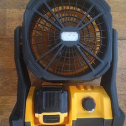 DeWalt 20V Dual Power Fan With 3 Stage Light 