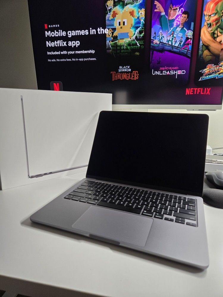 13 Inch MACBOOK Pro M2 CHIP