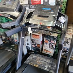 Proform Carbon TLX (cosmetic damage) - 399$ 12% incline- 399$ 