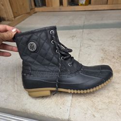 Size 7 Women Boots, Padded Inside. 