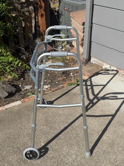 Front wheeled walker