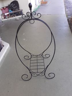 Metal garden decor plant stand or plant hanger
