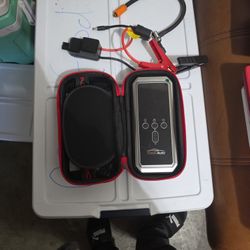 Yaber Auto Battery Jump Box / Tire Inflater