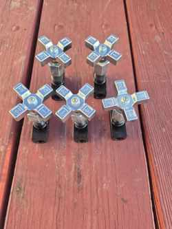 Hydraulic slow down valves