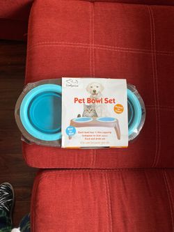Pet bowl set
