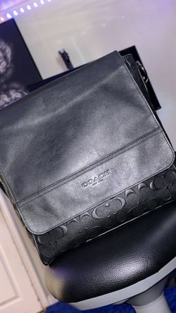 Men’s coach cross body bag 🔥