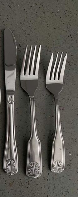 Silverware / Forks / Dinner Knives / Wine Glasses 