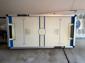 Vintage Air Hockey