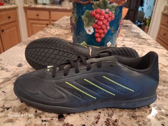 Indoor soccer shoes us size 9