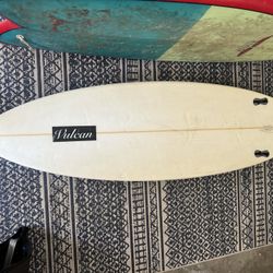 Vulcan Surfboard  5”8-9