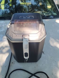 Nice countertop ice maker