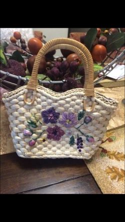 Little girl basket handbag