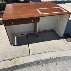 Free Sewing Desk 