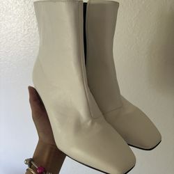 Woman’s Boots 