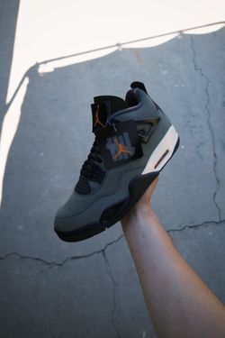 UNDEFEATED AIR JORDAN 4 