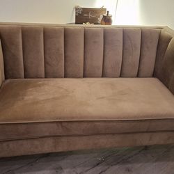 Tufted Velvet Loveseat