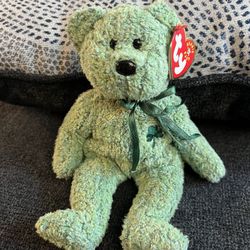 2000 TY Beanie Baby “Shamrock”