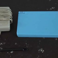 Nintendo DSI  Bundle