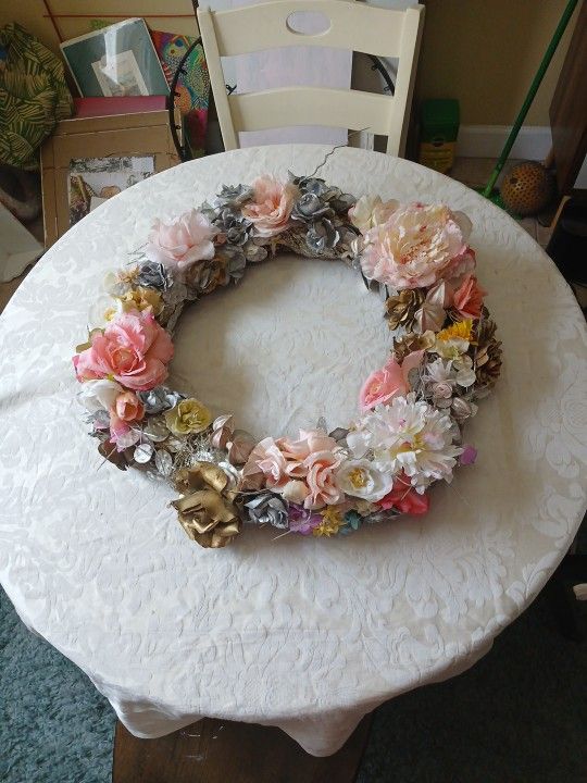 Large Dense, & Thinck Twine Based Flower Wreath , Room Or Door Decor, so X- Tra