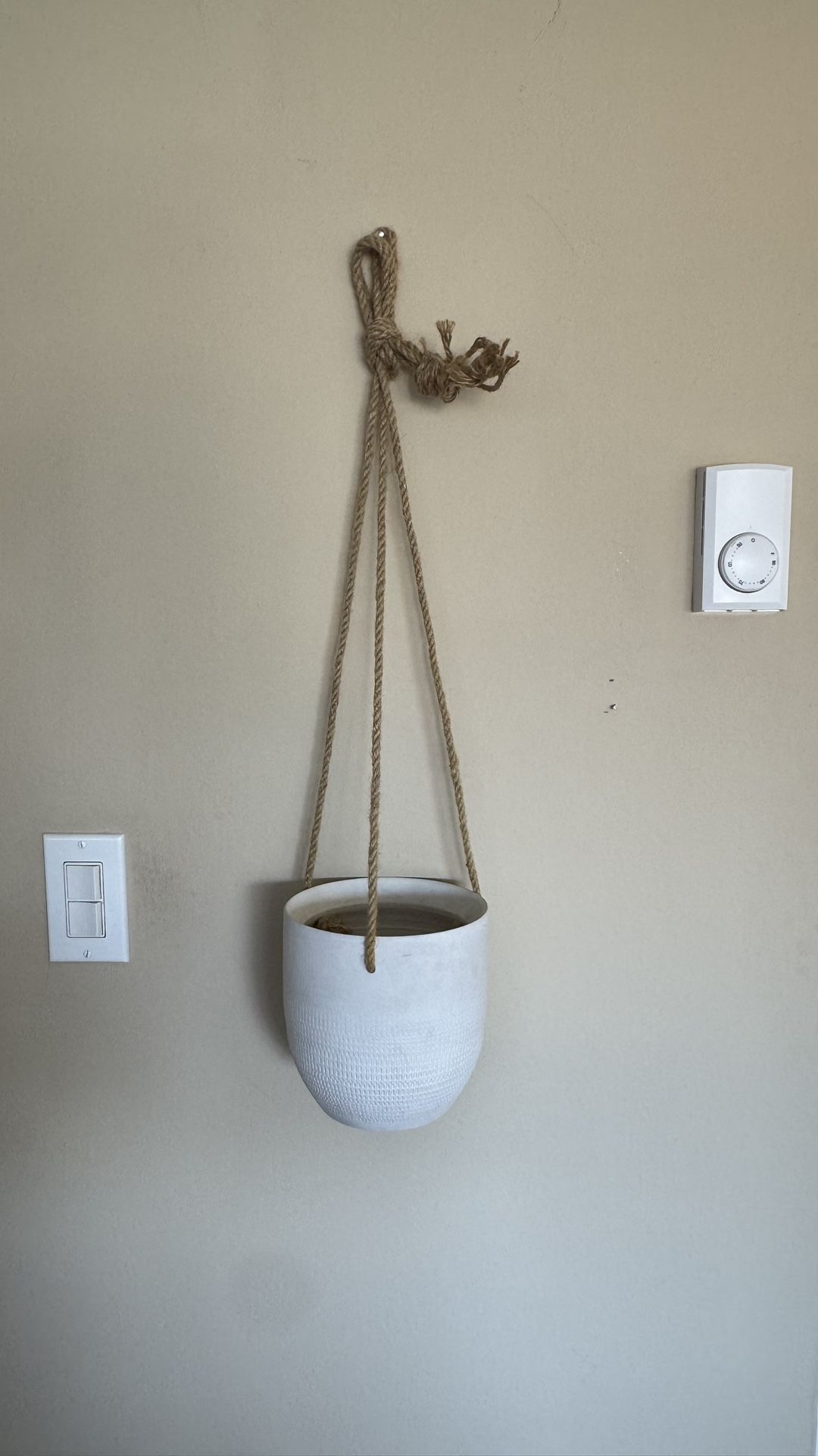 Hanging Ceramic Planter Whit Rope 