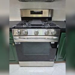 LG ThinQ Gas Range - Like New - Westland, MI