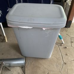 Trash can
