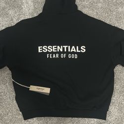 Essentials black and white 