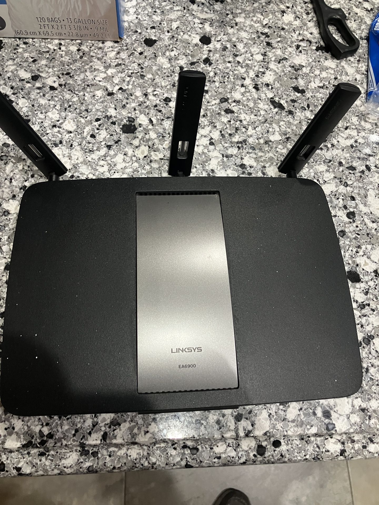 Linksys AC1900 Dual-Band Smart Wi-Fi Router (EA6900)