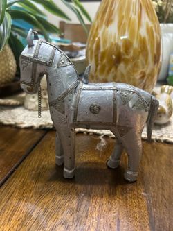 Decorative horse