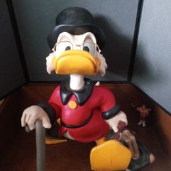 Disney Scrooge McDuck with Suitcase Full of Money Very Rare Large Statue