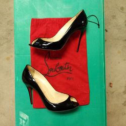 Christian Louboutin Black Flo Patent Leather Red Sole Peep-toe Pumps