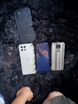 5 old Samsung/android phones