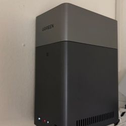 UGREEN NAS DH2300