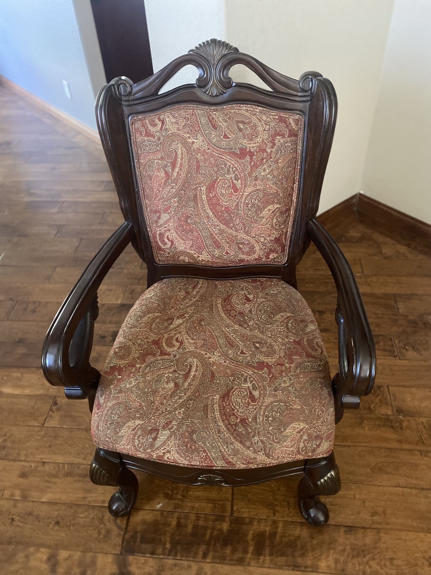 Accent Chair 