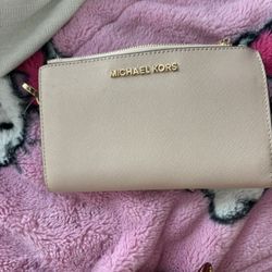 Michale Kors Pink Wallet
