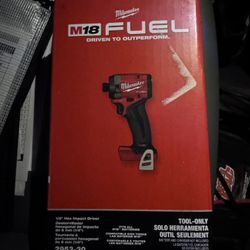 Milwaukee M18 Fuel & Battery Pack