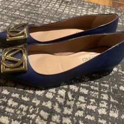 Used like new Authentic Valentino By Mario Valentino Flora Leather Pointed Blue Leather Flats. size 7 Otmane