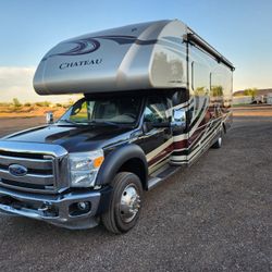 2016 Thor Chateau 35ft super C slide rv motorhome 6.7 diesel 60k