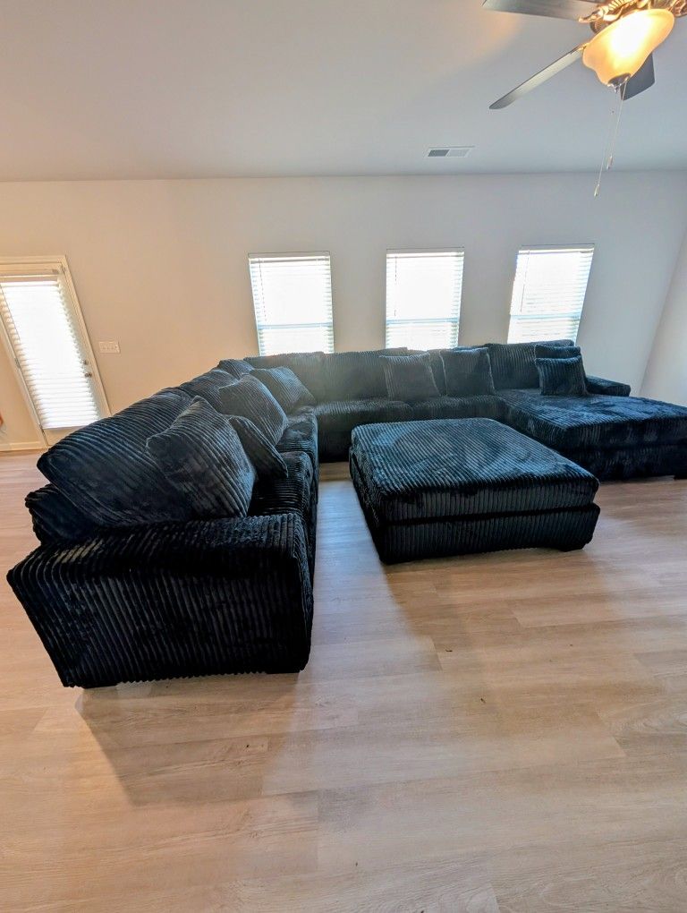 Comfy 6PC Black Plush  Sectional & Ottoman 