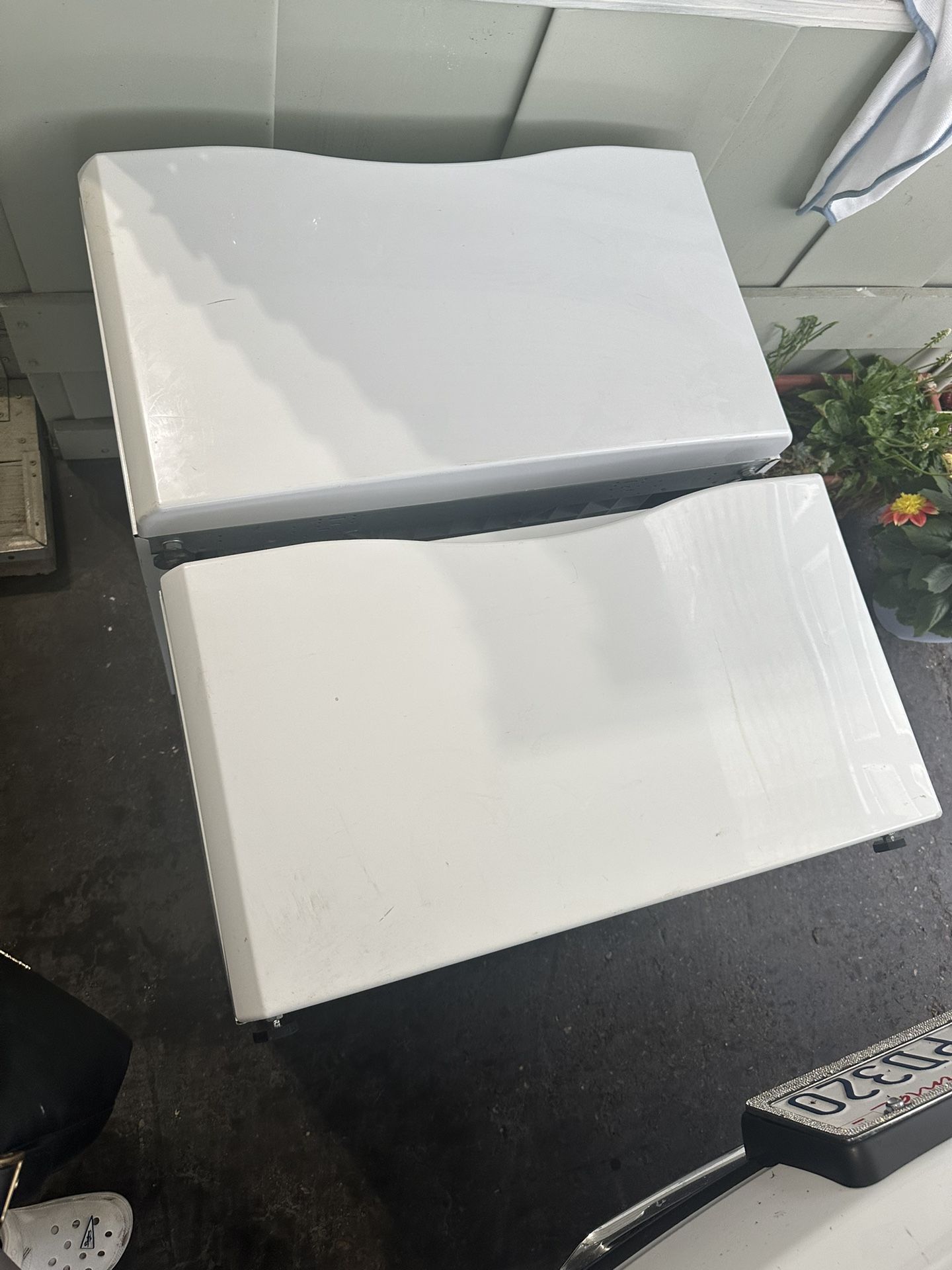 Washer And Dryer Pedestals