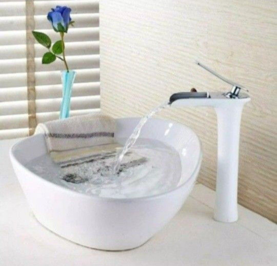 BATHROOM FAUCET
