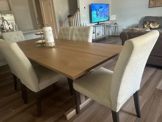 Dining table set