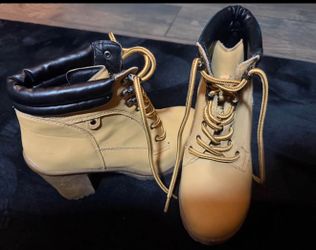 Joe boxer Allyn block heel boots