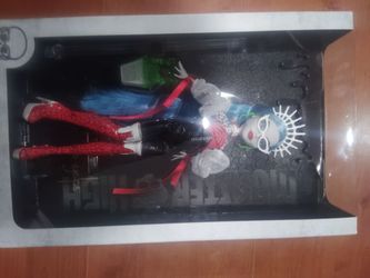 Ghouluxe Ghoulia Yelps