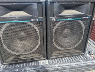 Peavey speakers